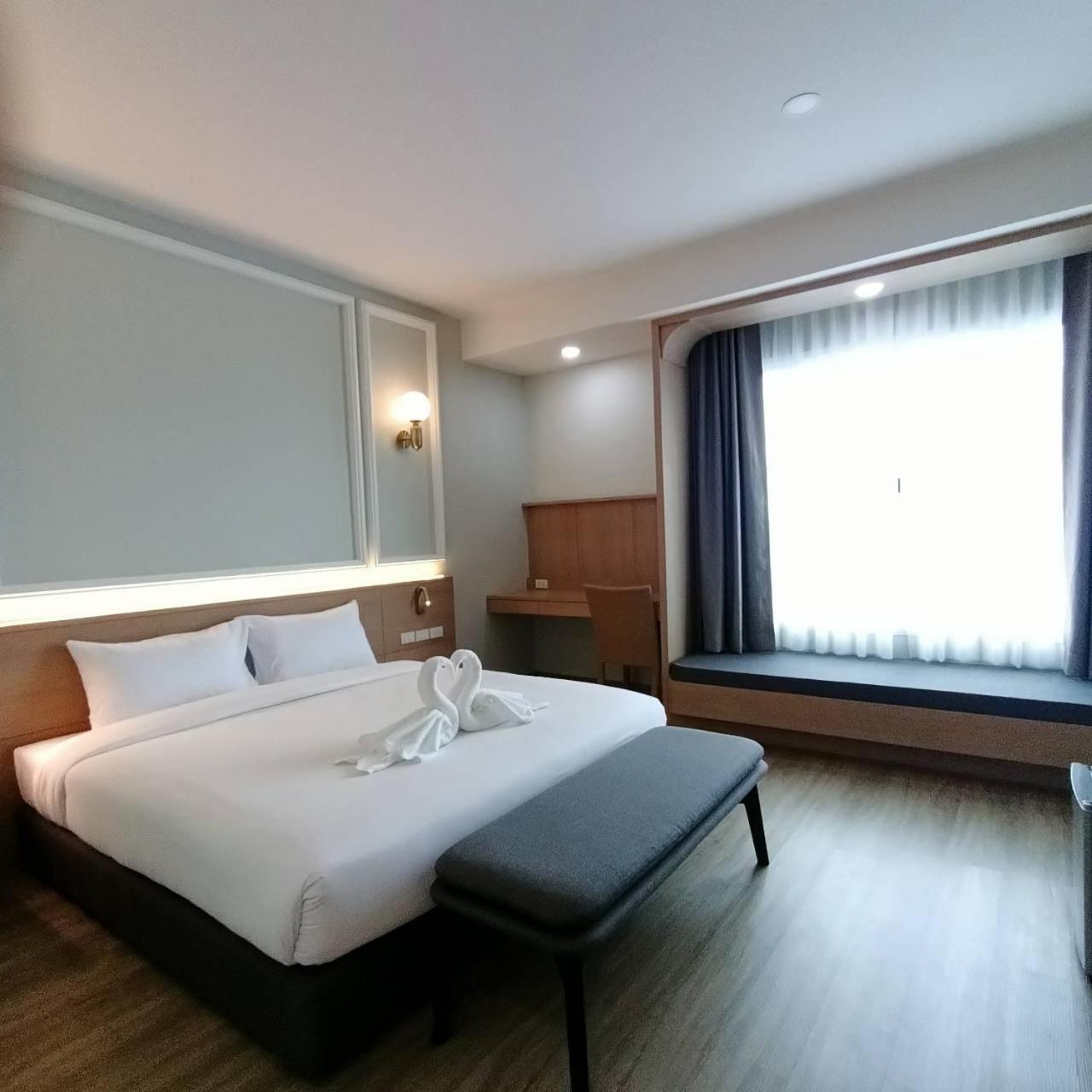 Mayflower Grande Suite Hotel Пхитсанулок Экстерьер фото