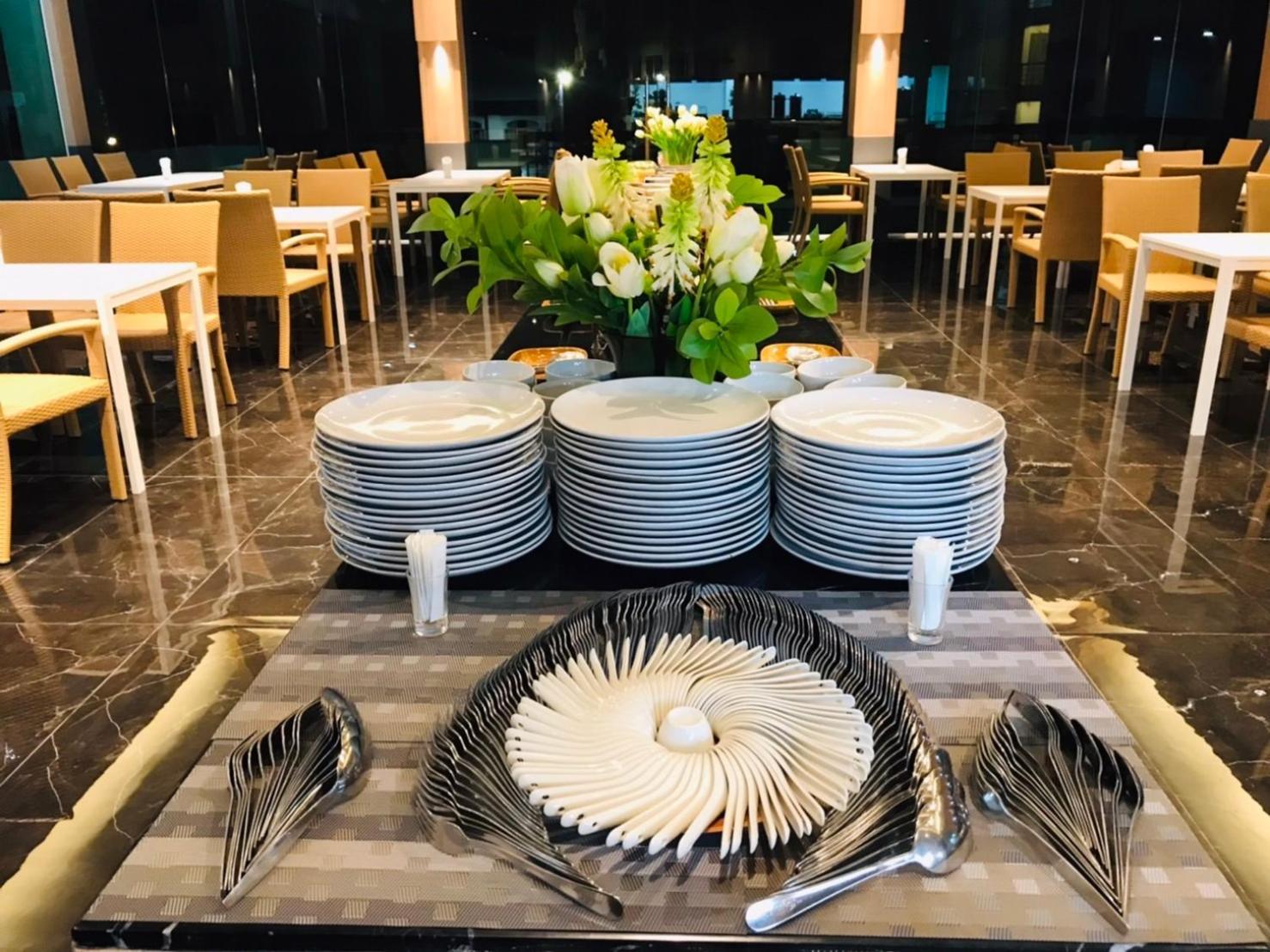 Mayflower Grande Suite Hotel Пхитсанулок Экстерьер фото
