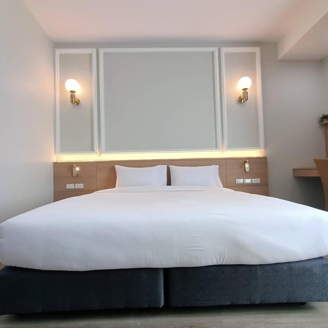 Mayflower Grande Suite Hotel Пхитсанулок Экстерьер фото